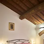 Casa Ginevra-2 Con Giardino Privato-crete Senesi-tuscany Villa Siena