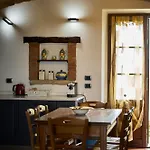 Casa Ginevra-2 Con Giardino Privato-crete Senesi-tuscany Villa Siena
