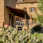 Casa Ginevra-2 Con Giardino Privato-crete Senesi-tuscany Villa *