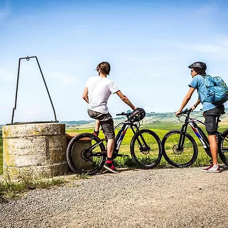 Villa Ginevra-villa Indipendente-crete Senesi-tuscany *