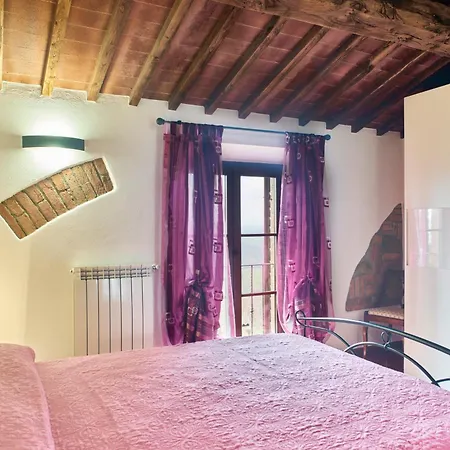 Casa Ginevra-2 Suite Con Giardino Privato-Crete Senesi-Tuscany Villa